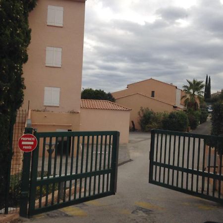 T2 Proche Plage Carqueiranne Exterior foto