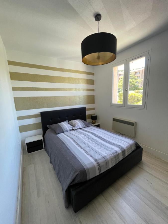 T2 Proche Plage Carqueiranne Exterior foto