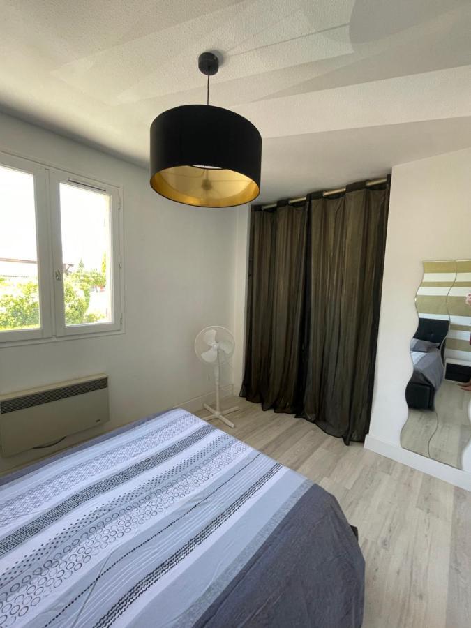 T2 Proche Plage Carqueiranne Exterior foto